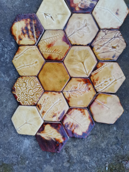 Hexagony małe 8 cm miodowe