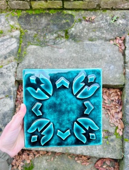 Kafel podstawka TULIPANY 23 cm